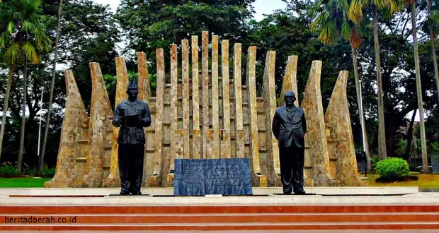 Tugu Proklamasi: Napak Tilas Hari Kemerdekaan Indonesia di Kota Jakarta