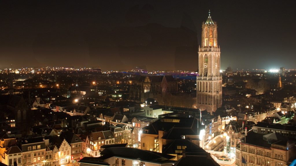 Dom Tower Belanda: Panorama Kota Utrecht dari Menara Abad Pertengahan