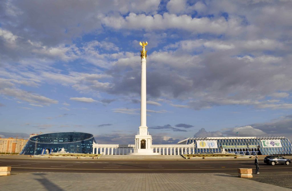 Menelusuri Independence Square dan Monumen Kazak Eli, Ikon Nasional Kazakhstan