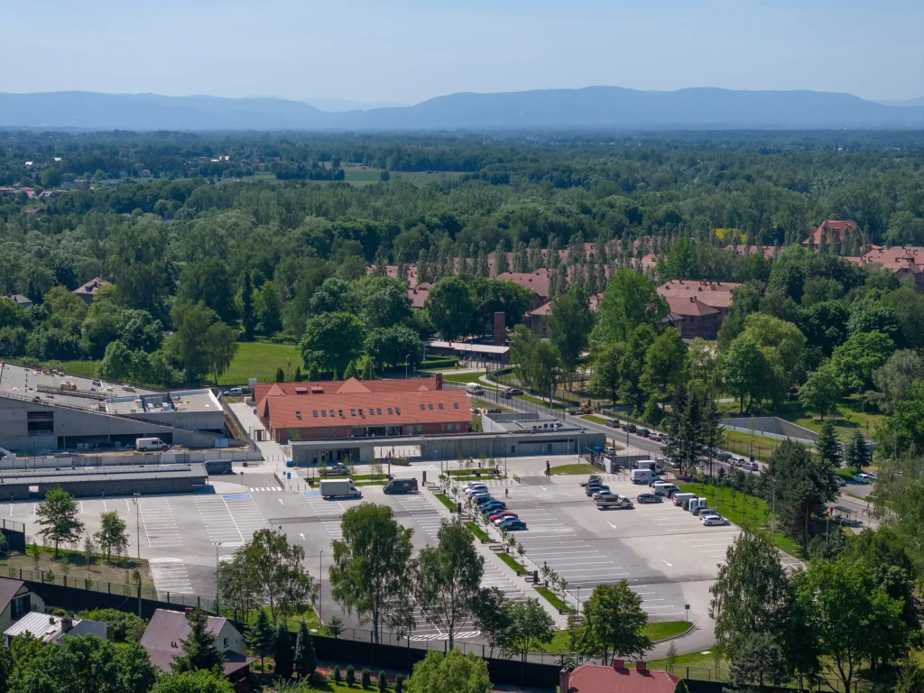 Auschwitz-Birkenau: Memorial dan Museum yang Mengingatkan Dunia tentang Holocaust