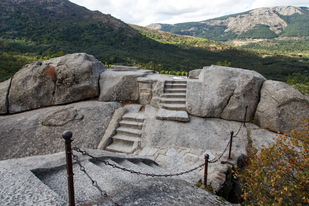 La Silla de Felipe II, Kursi Batu Legendaris Raja Spanyol di Pegunungan Guadarrama