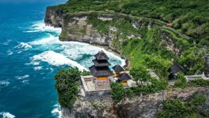 Pura Uluwatu Badung: Keindahan Alam dan Warisan Budaya Bali