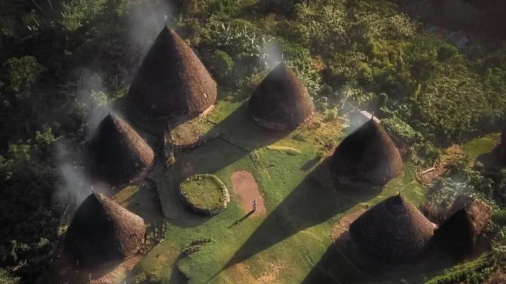 Desa Wae Rebo NTT: Warisan Budaya di Tengah Pegunungan