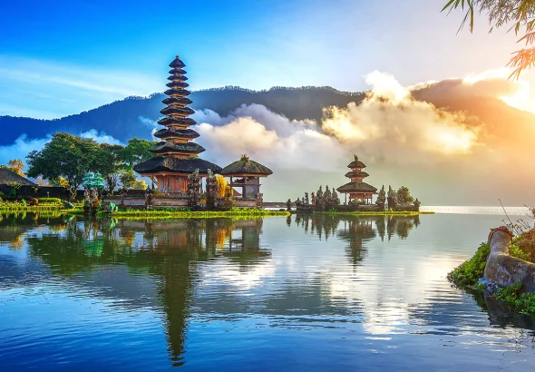 Sejarah Pura Ulun Danu Beratan, Ikon Danau yang Menjadi Jiwa Bali