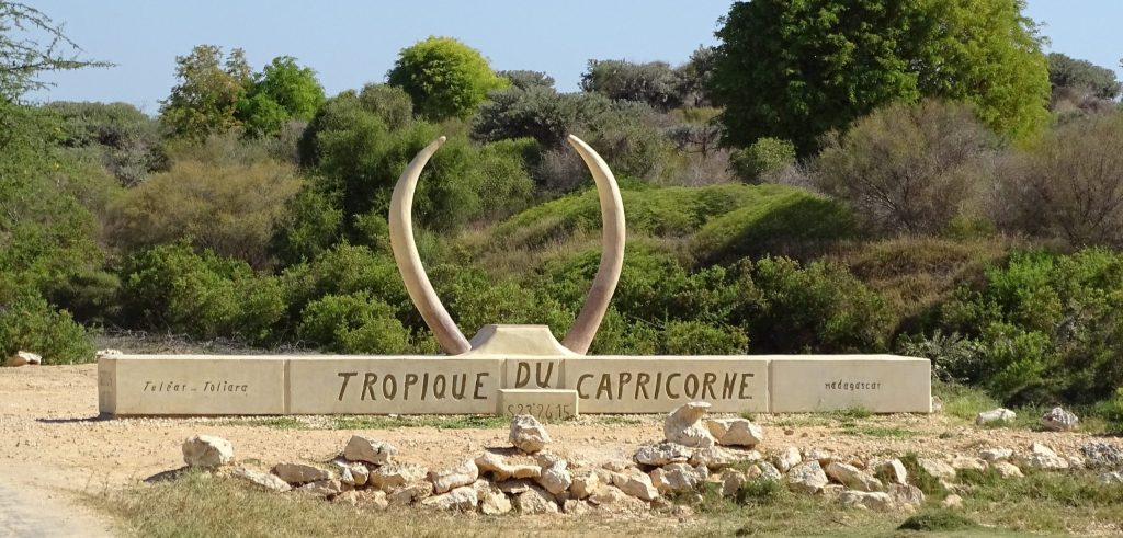 Monument au Tropique du Capricorne: Perpaduan Sains, Alam, dan Wisata