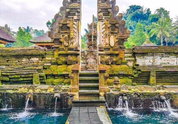 Menyusuri Sejarah dan Kesucian Pura Tirta Empul di Tampaksiring