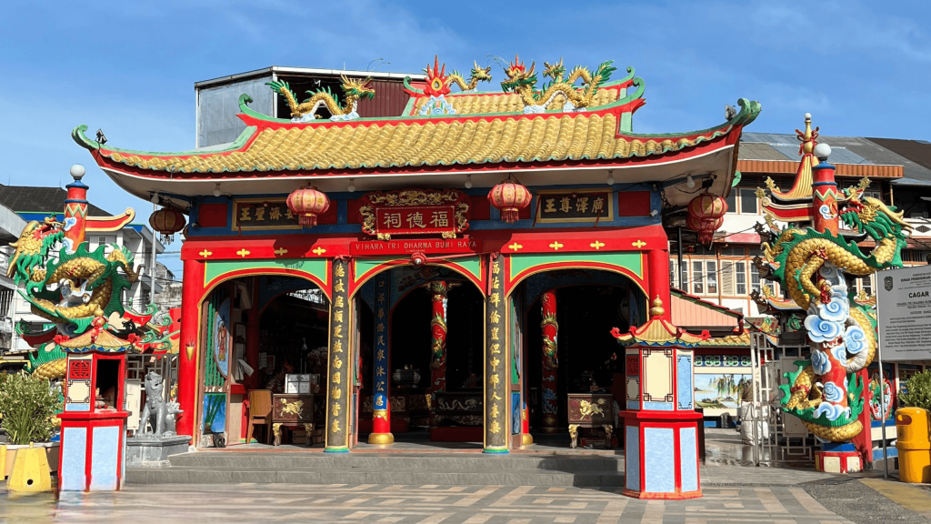 Vihara Tri Dharma: Simbol Toleransi Indonesia